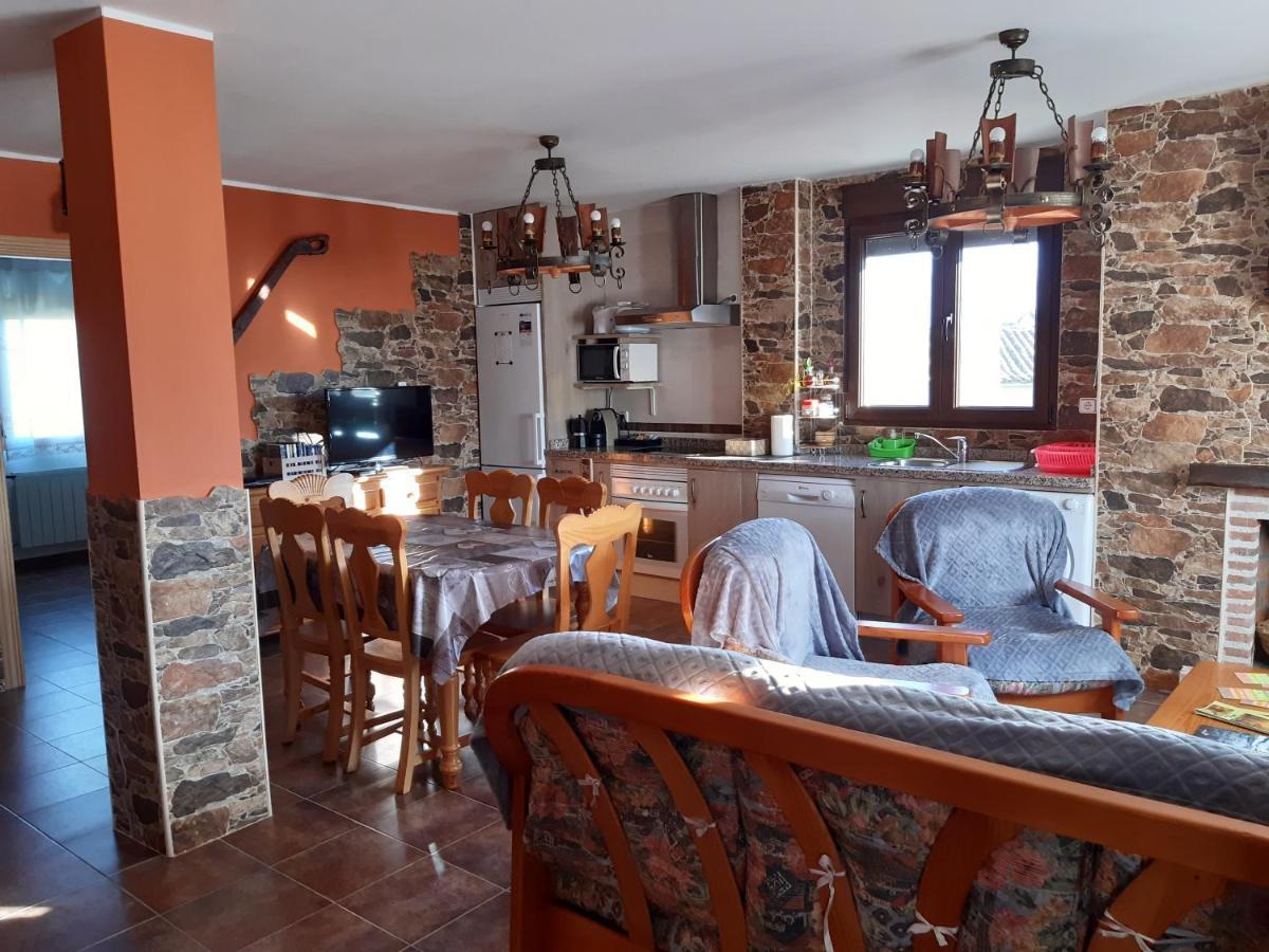 Casa Rural Mi Descanso Valdefuentes de Sangusin Luaran gambar