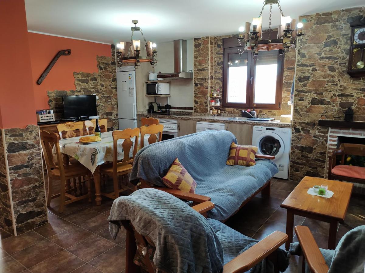 Casa Rural Mi Descanso Valdefuentes de Sangusin Luaran gambar