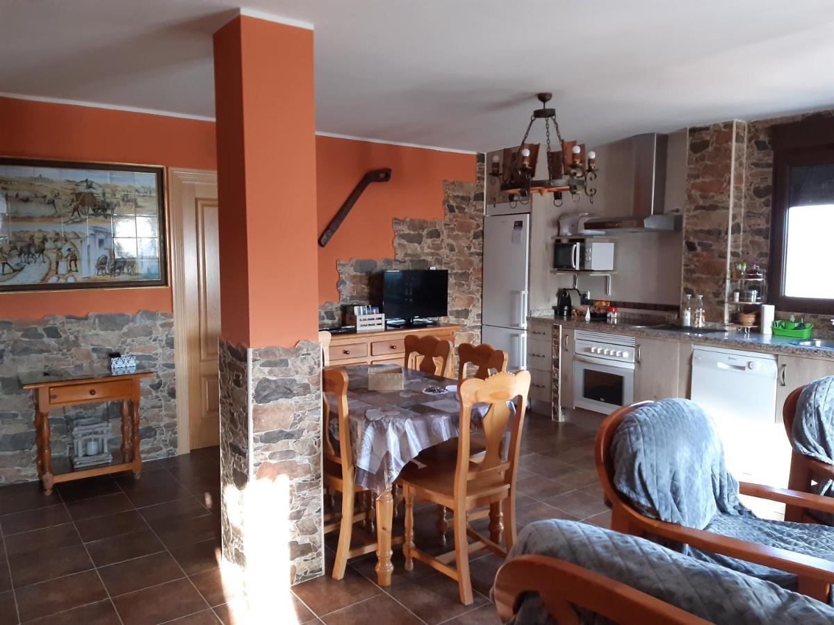 Casa Rural Mi Descanso Valdefuentes de Sangusin Luaran gambar